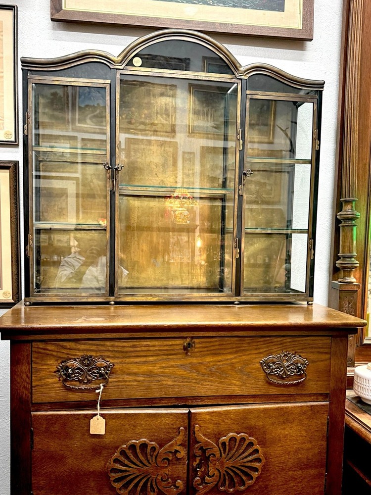 Art Deco French Bronze Brass Glass Display Cabinet Special Detail circa 1930s