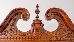 71224: HITCHCOCK Mahogany Georgian Style Lighted Corner Cabinet