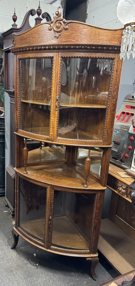 VICTORIAN OAK CORNER CHINA CABINET