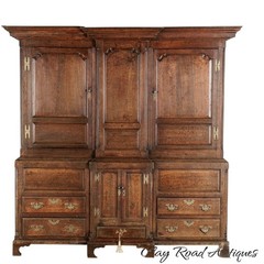 Antique Large Cupboard cabinet Georgian chippendale 1780 housekeepers Livery