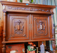 19th Cent. Hunter’s Cabinet Oak 3 pc. 80″h x 54″w x 21″d great conversation piec