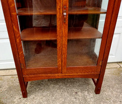 SUPER LIMBERTS ARTS & CRAFTS CHINA CABINET W/ PEGGED TENONS & HAMMERED HINGES