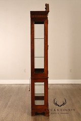 Thomasville Mahogany Chippendale Style Lighted Curio Display Cabinet