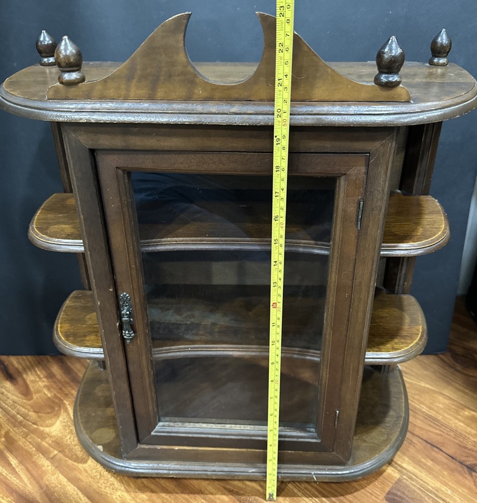 Vtg Plexiglass Front Classy Wooden Table Curio Wall Hanging Curio Cabinet – Read