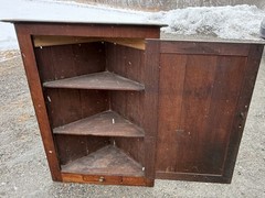 English oak hanging corner cabinet circa 1780 in its original finish fixed shelf