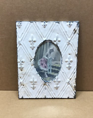 VTG Shabby 9×11 Photo 4×6 Oval White Tin Ceiling Picture Frame Chic Old 630-26B
