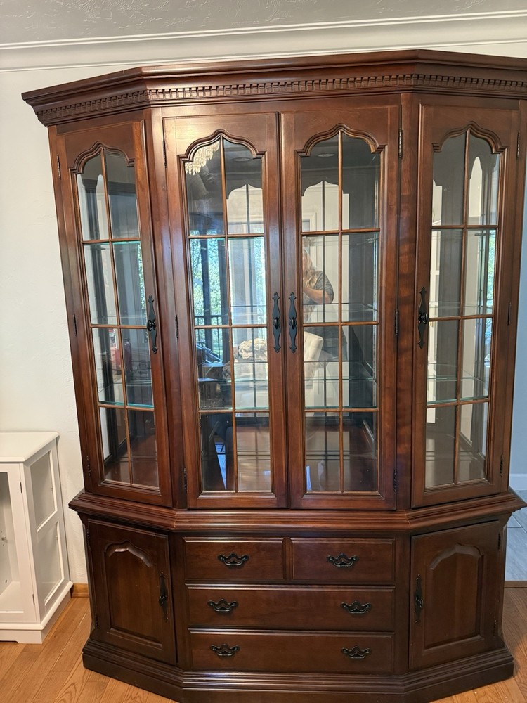 Thomasville Vintage Collector’s Cherry China Closet local pickup no shipping
