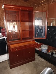Northern Furniture Company Mahogany George III Style Liquor China Cabinet