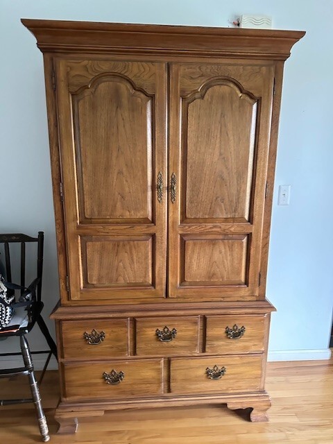 thomasville china cabinet