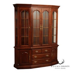 Thomasville Collector’s Cherry China Cabinet