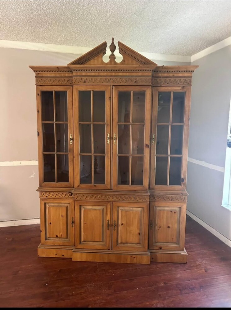 Lineage By Drexel Heritage Governor’s House New World China Hutch