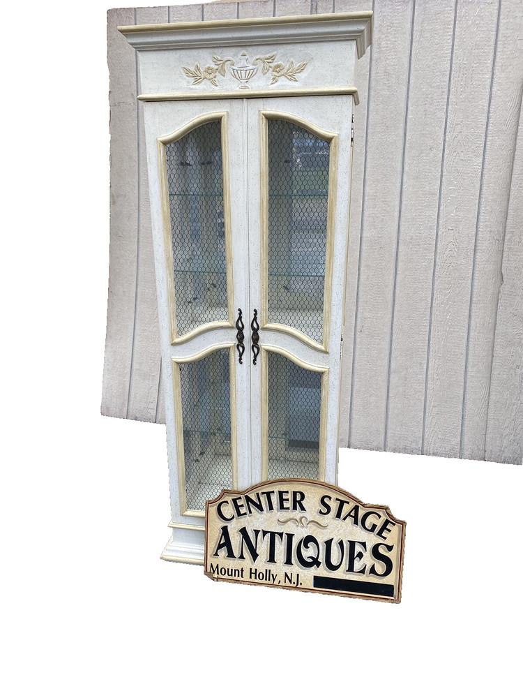 65352 Decorator Curio Cabinet HEKMAN French Regency ???