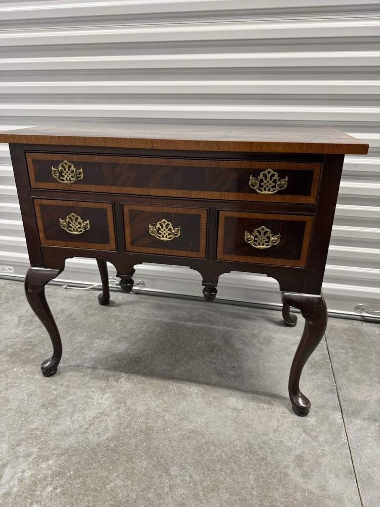 Hickory White American Masterpiece Lowboy Queen Anne Style.