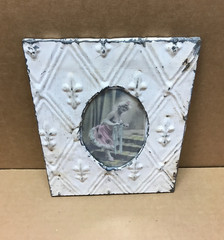 VTG Shabby 9×11 Photo 4×6 Oval White Tin Ceiling Picture Frame Chic Old 630-26B