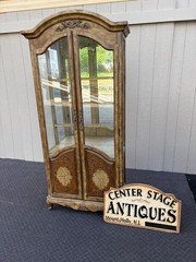 67683 French Provincial Hand-Painted Curio Cabinet with Glass Doors
