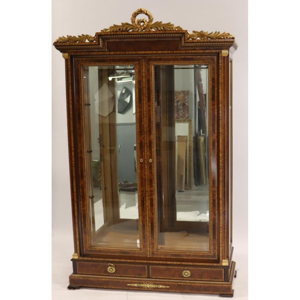 Vintage Italian Vitrine Display Cabinet.