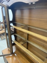 Young Manufacturing Company Mid Century Modern China Cabinet