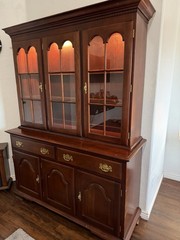 Stanley American Craftsman Cherry Wood Lexington Hutch China Display Cabinet