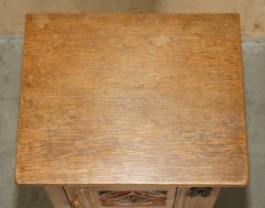 1930’S TUDOR FURNITURE ENGLAND SOLID OAK NIGHTSTAND BEDSIDE TABLE PART OF SUITE