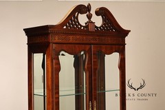 Thomasville Mahogany Chippendale Style Lighted Curio Display Cabinet