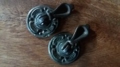 ANTIQUE ORIGINAL PAIR DECORATIVE CAST IRON & COPPER DRAWER DROP PULLS