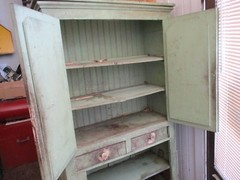 Primitive Cabinet the real deal funky green with extra’s
