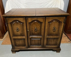 VTG (60’s) FLIP TOP DRY BAR CABINET W/GLASS SET /CASTERS / WINE RACK – ORIG OWNR