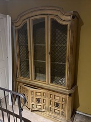 Stanley Vintage ITALIAN French Country Farmhouse Hutch China Cabinet Buffet W/li