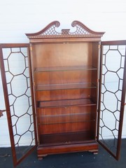 Henredon Chippendale Tall Large Flame Mahogany Display China Cabinet 6470