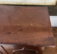 ENGLISH MAHOGANY TABLETOP COLLECTOR’S CABINET 20 5/8″ TALL