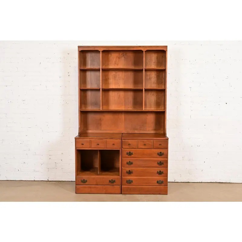 Ethan Allen American Colonial Solid Maple Breakfront Bookcase Cabinet, 1960s