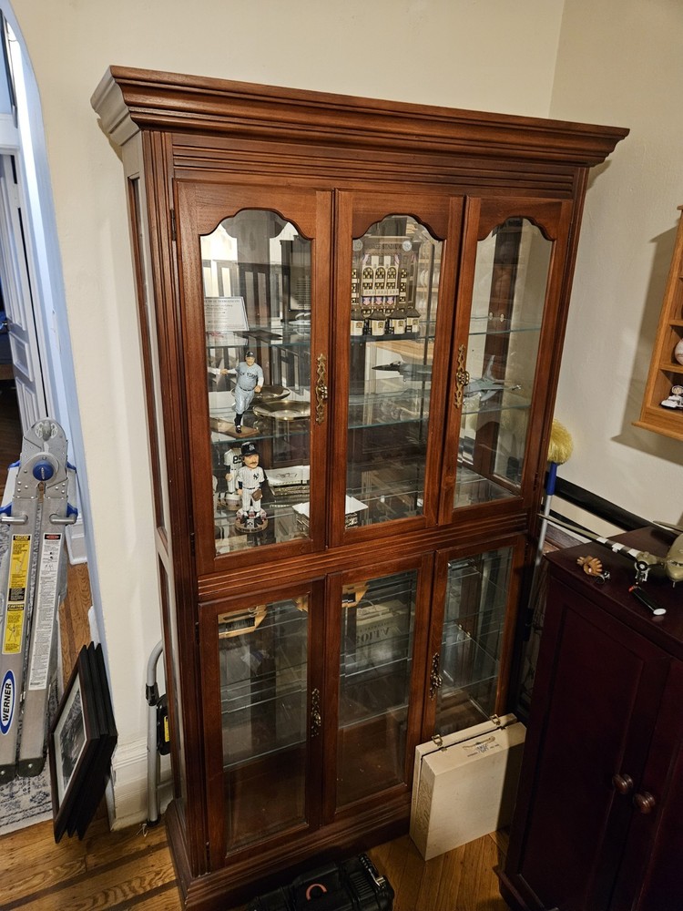 SOLID WOOD CHINA CABINET FROM AMERICAN FURNITURE CO. WITH LIGHT