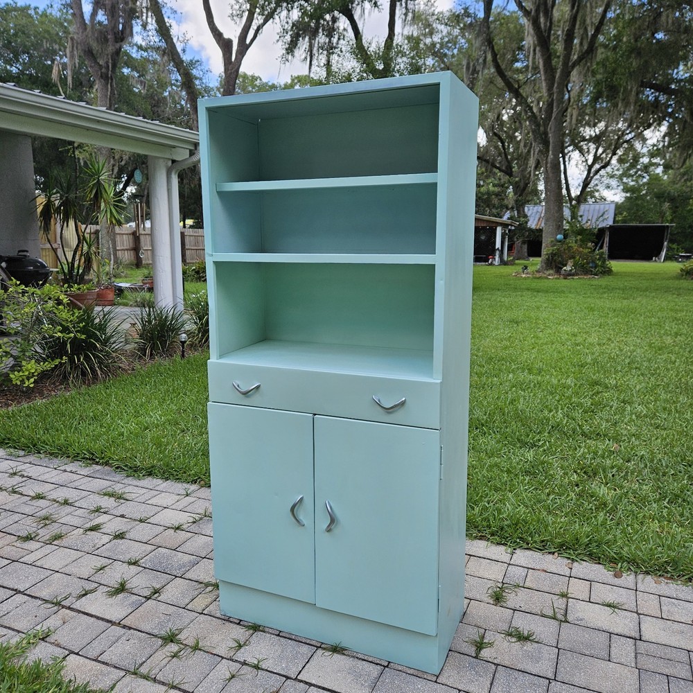 Vintage Medical Cabinet Metal Display Case Medicine Mid-Century Modern Storage