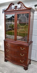 Vintage Chippendale Style Mahogany China Cabinet Hutch Serpentine Swan Neck