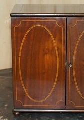 FULLY RESTORED FINE & ANTIQUE GEORGIAN SHERATON COLLECTORS CABINET CIRCA 1820