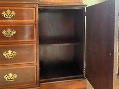 Vintage Baker Furniture Mahogany Georgian Style Lighted Breakfront Cabinet