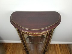 Antique 1900’s Napoleon III Curved Glass Vitrine Curio Cabinet w/ Ormolu Mounts