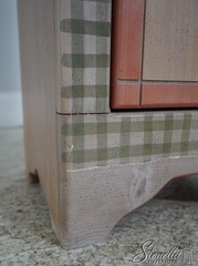 LF60995: Country Style Hand Painted 2 Door Cupboard Cabinet