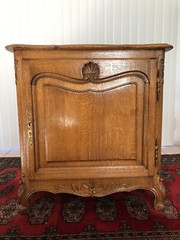 Antique French Provincial Single-Door Accent Cabinet in Tiger Oak