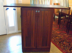 Mid Century Modern Vintage Rosewood Expandable Top Rolling Bar cabinet