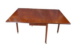 Antique American Federal Mahogany Drop Leaf Dining Table