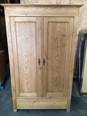 Antique Pine Two Door Wardrobe Cabinet With Removable Shelf & Bar Has Rack