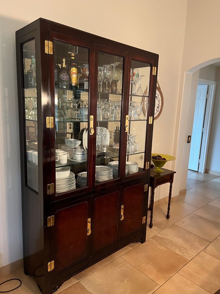 Vintage Lighted Mahogany  China Cabinet. (Hickory White manufacturer) 