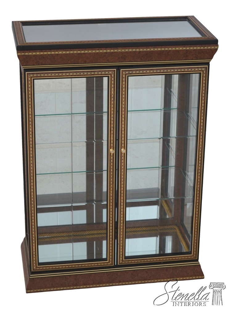 LF71688: Italian 2 Door Etched Glass Decorated Curio Display Cabinet