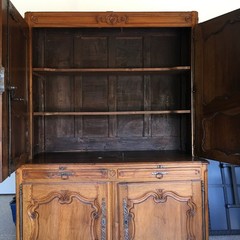 18th Century Louis XV style Deux Corps French Provincial Buffet – Exc condition