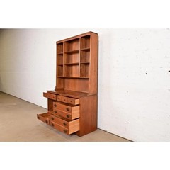 Ethan Allen American Colonial Solid Maple Breakfront Bookcase Cabinet, 1960s