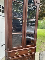 VICTORIAN MAHOGANY CHIPPENDALE CORNER CHINA CABINET