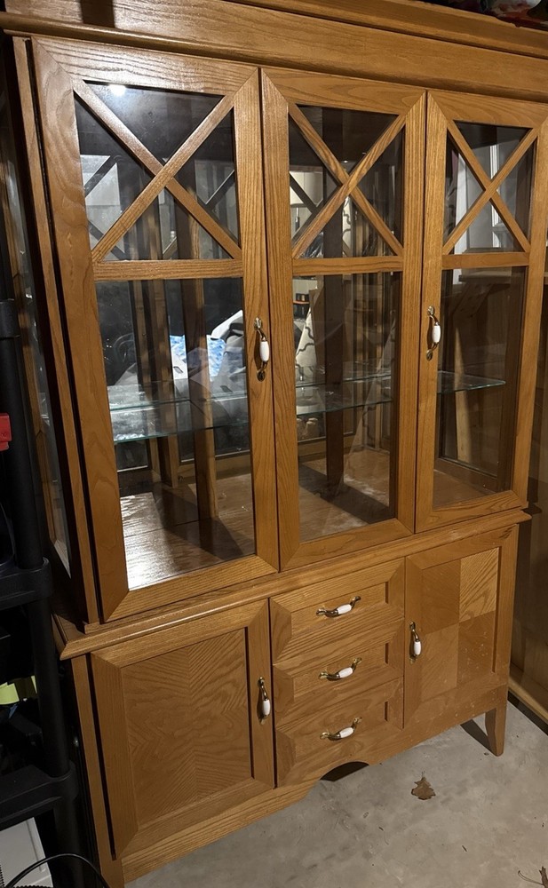 Cabinet China Closet with Glass Doors. Mirror. 3 Drawers. 2 Cabinets. 2 Pieces