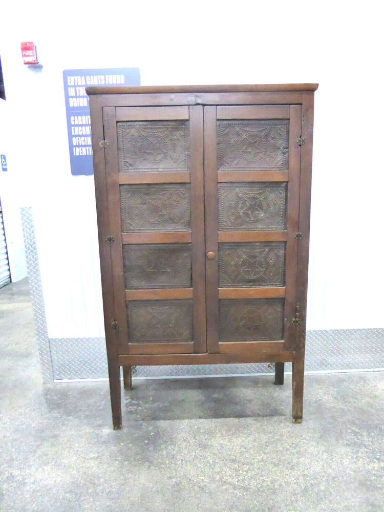 19TH C AMERICAN PIE SAFE WITH TIN PANELS OF STAR MOTIF