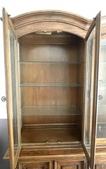 Thomasville Display Cabinet. Vintage Table Top Lighted Unit.